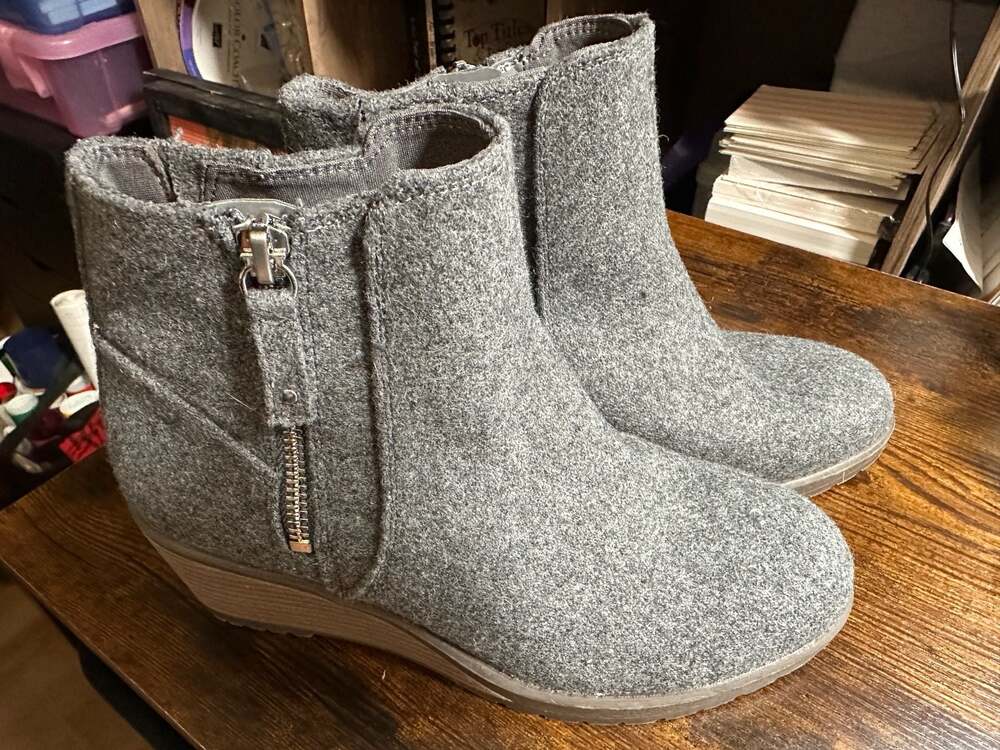Dr. Scholl's Shoes Women's Chloe Grey Wool Fabric Wedge Ankle Boots